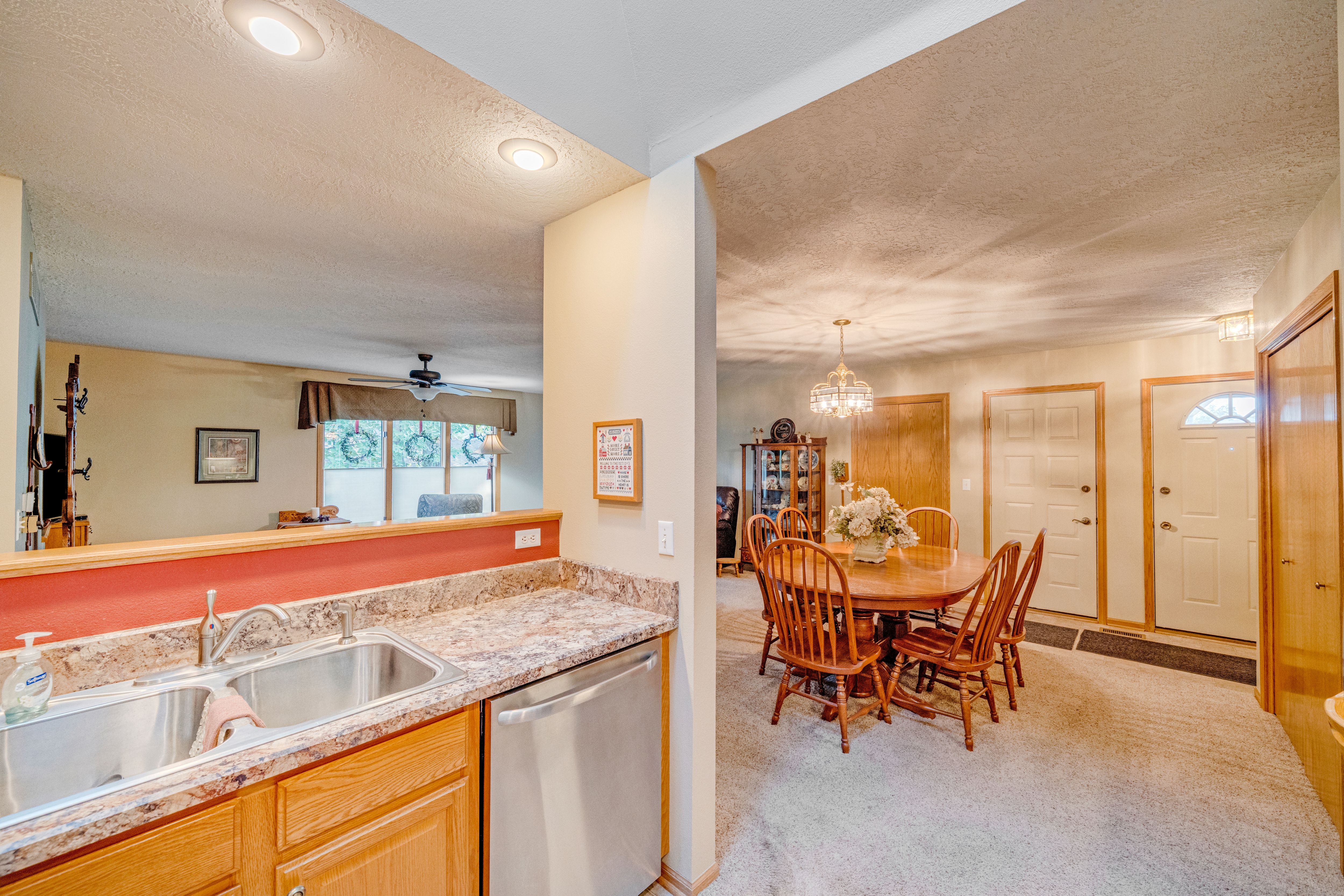 Listing Photo: 106 W Franklin Ave, Indianola, IA 50125-22
